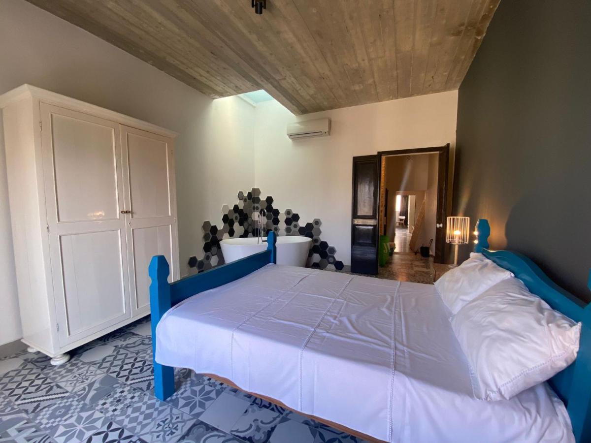 Sliema Distant Seaview Penthouse Apartment ภายนอก รูปภาพ